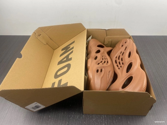 Adidas Red Yeezy HP5335 RNR Clay Foam 1011